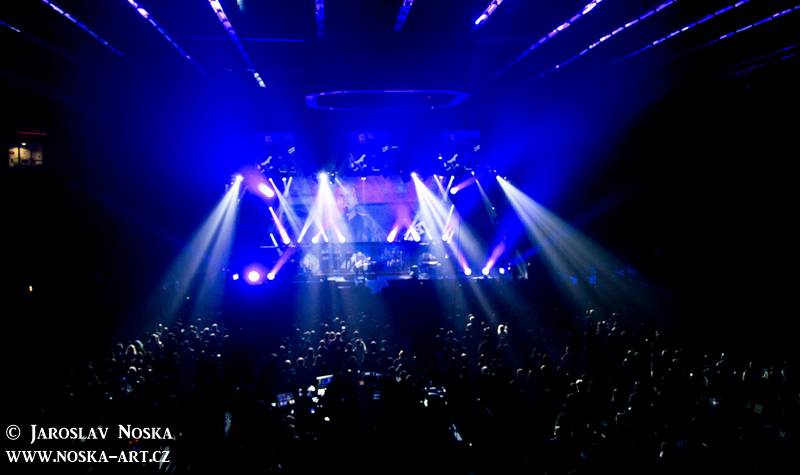 Elán v Karlových Varech: Velkolepá světelná show a známé hity 