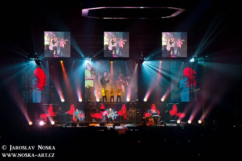 Elán v Karlových Varech: Velkolepá světelná show a známé hity 