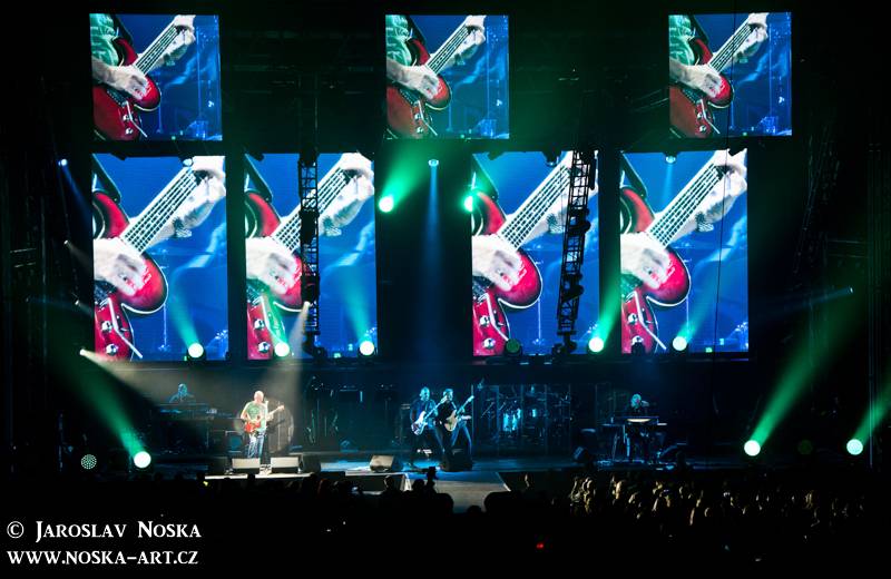 Elán v Karlových Varech: Velkolepá světelná show a známé hity 