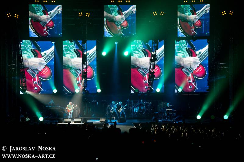 Elán v Karlových Varech: Velkolepá světelná show a známé hity 