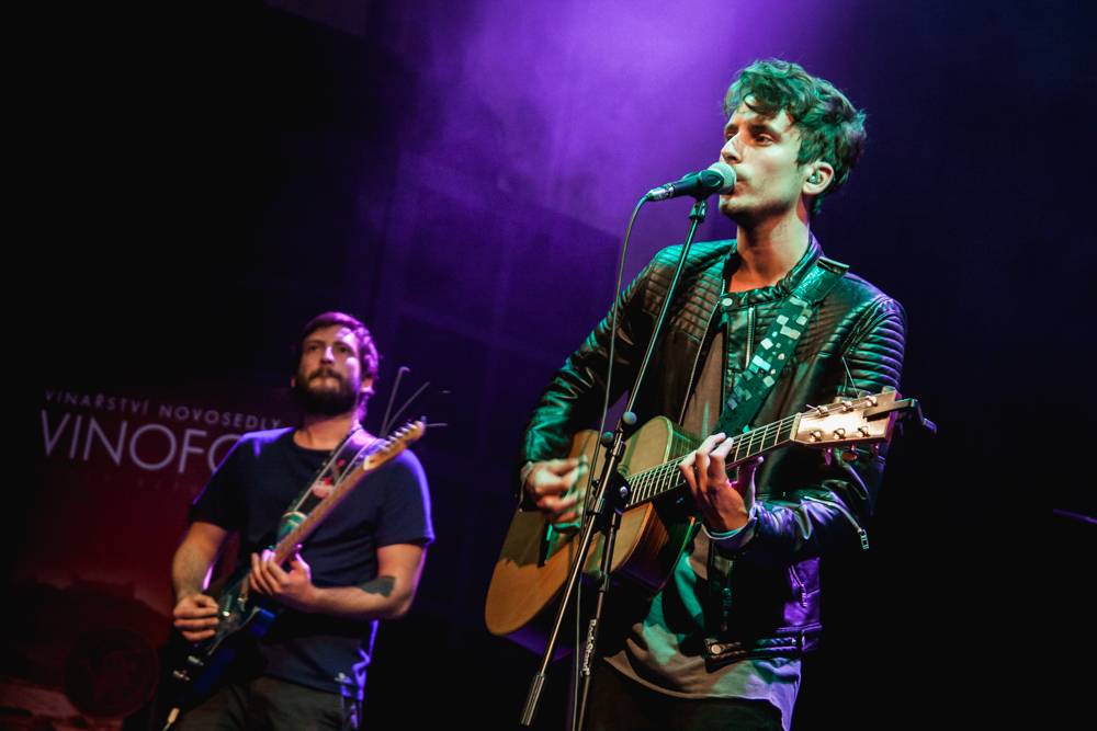 Pětadvacetiny iREPORTu v Royalu: Narozeninový dort rozkrojili Petr Janda, Matěj Ruppert, Jakub Kohák a další hosté