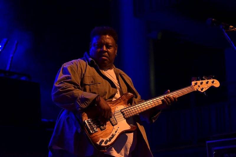 Ben Harper poprvé v Praze: osobitá žánrová směs rezonovala Forem Karlín