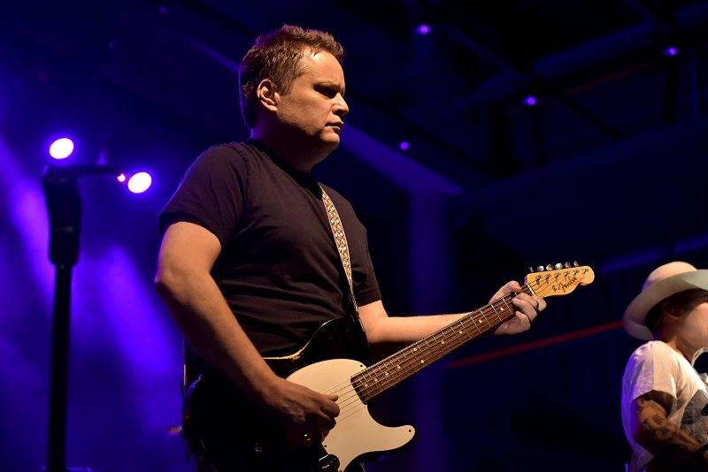 Ben Harper poprvé v Praze: osobitá žánrová směs rezonovala Forem Karlín