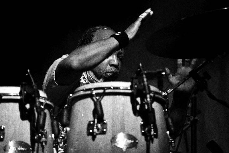 Ben Harper poprvé v Praze: osobitá žánrová směs rezonovala Forem Karlín