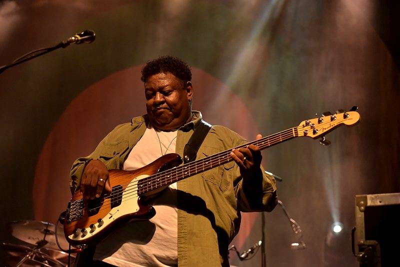 Ben Harper poprvé v Praze: osobitá žánrová směs rezonovala Forem Karlín