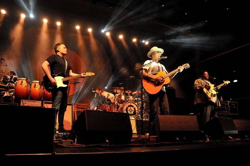 Ben Harper poprvé v Praze: osobitá žánrová směs rezonovala Forem Karlín