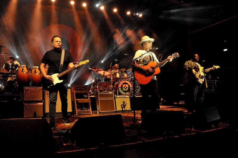 Ben Harper poprvé v Praze: osobitá žánrová směs rezonovala Forem Karlín