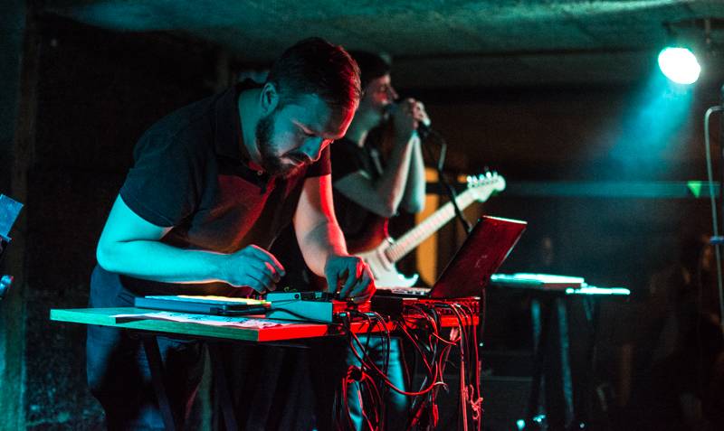 Lukas Landa pokřtil v pražském Café V lese svou druhou desku Islands