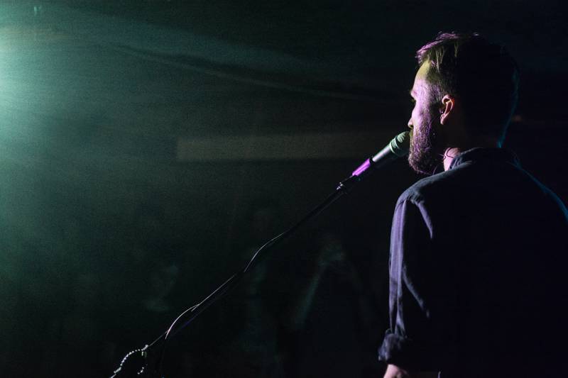 Lukas Landa pokřtil v pražském Café V lese svou druhou desku Islands