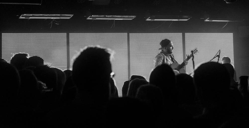 Lenny srdnatě zpívala v brněnském Metru