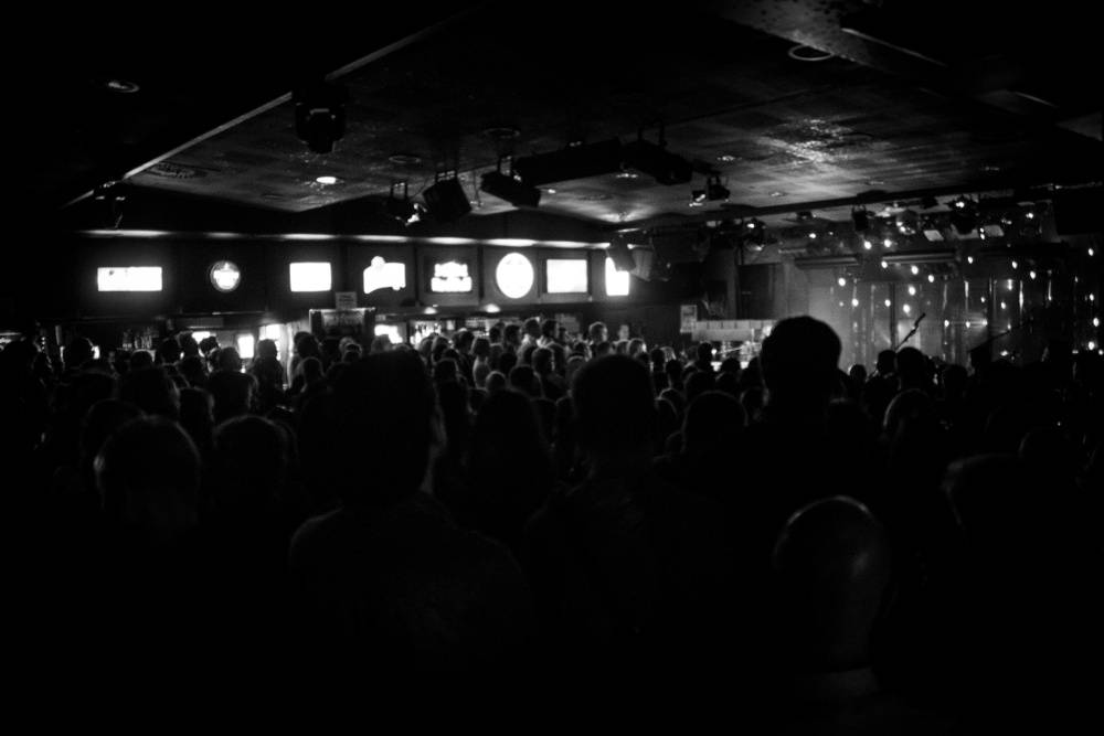 Lenny srdnatě zpívala v brněnském Metru