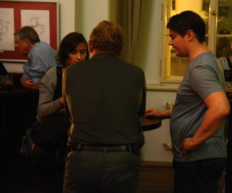 Deska Jananas se sama pokřtila v pražské Malostranské besedě