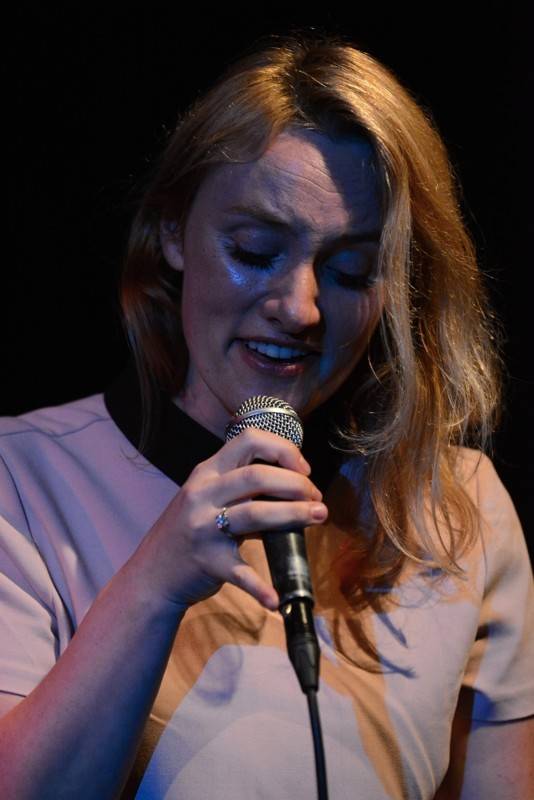 Deska Jananas se sama pokřtila v pražské Malostranské besedě