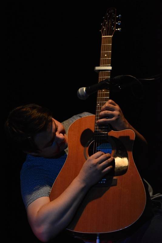 Deska Jananas se sama pokřtila v pražské Malostranské besedě