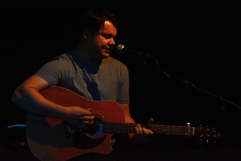 Deska Jananas se sama pokřtila v pražské Malostranské besedě