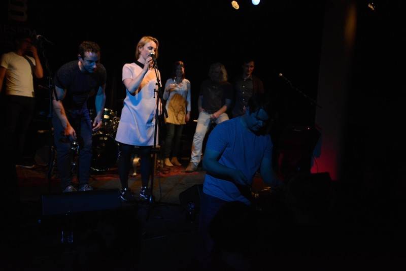 Deska Jananas se sama pokřtila v pražské Malostranské besedě