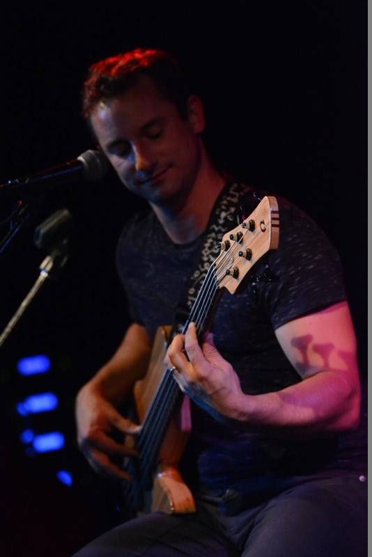 Deska Jananas se sama pokřtila v pražské Malostranské besedě