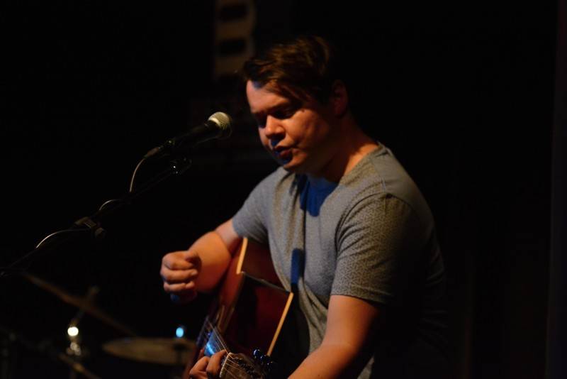 Deska Jananas se sama pokřtila v pražské Malostranské besedě