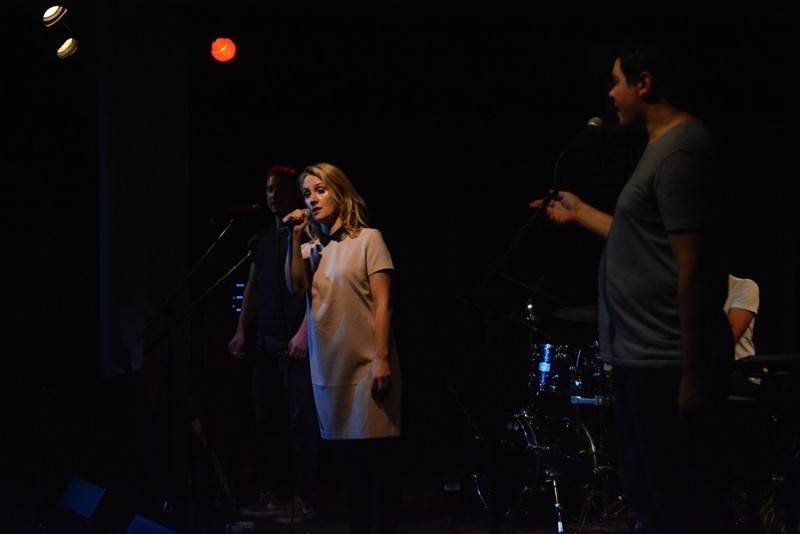 Deska Jananas se sama pokřtila v pražské Malostranské besedě