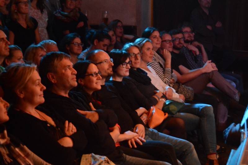 Deska Jananas se sama pokřtila v pražské Malostranské besedě