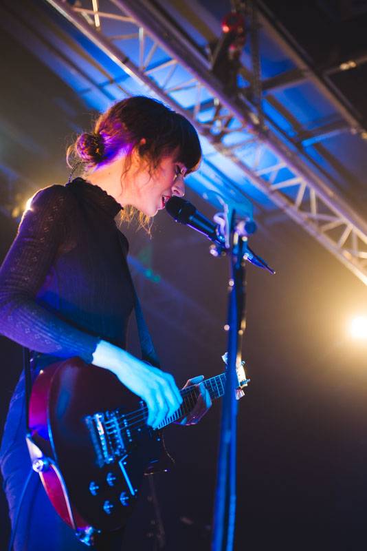 Daughter se svým indie folkem vyprodali Roxy