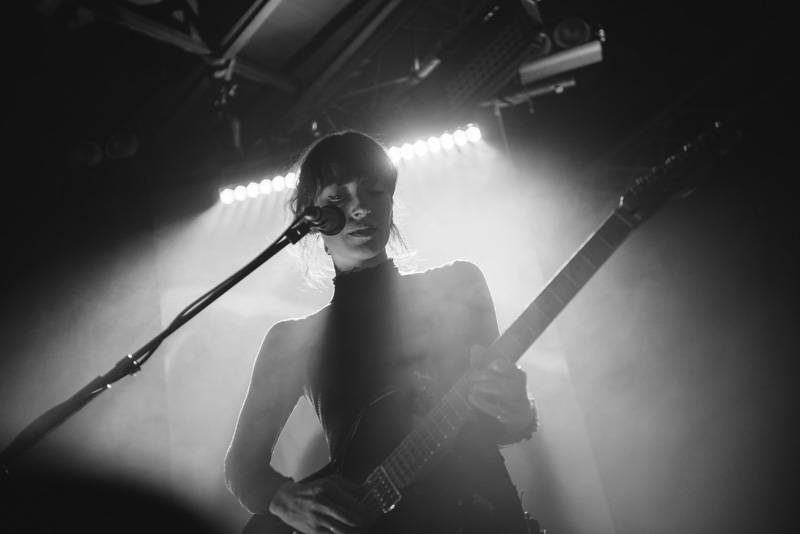 Daughter se svým indie folkem vyprodali Roxy