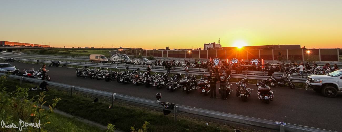 Stovka motorkářů, desítky litrů piva a jedineční Dymytry! Takhle vypadalo natáčení pekelného klipu xxx