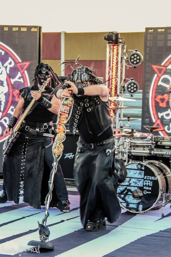 Stovka motorkářů, desítky litrů piva a jedineční Dymytry! Takhle vypadalo natáčení pekelného klipu xxx