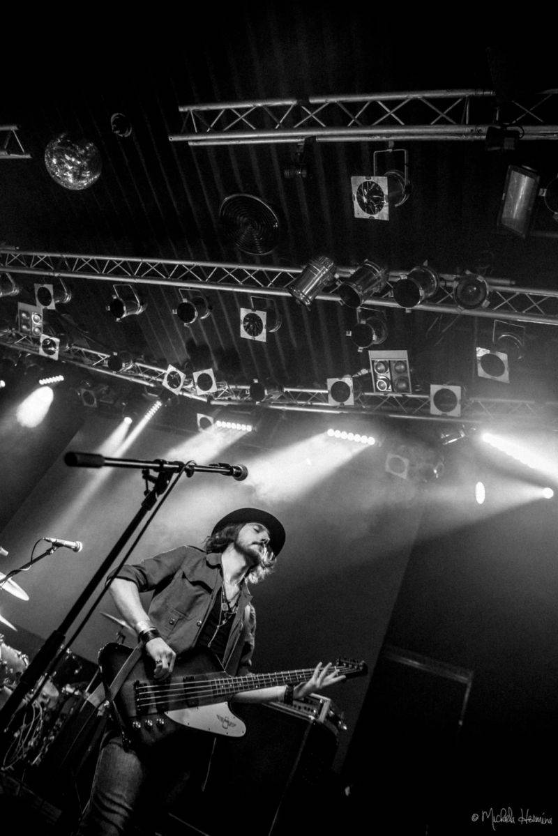 Support Lesbiens a Rituály předvedli v Lucerna Music Baru energickou jízdu