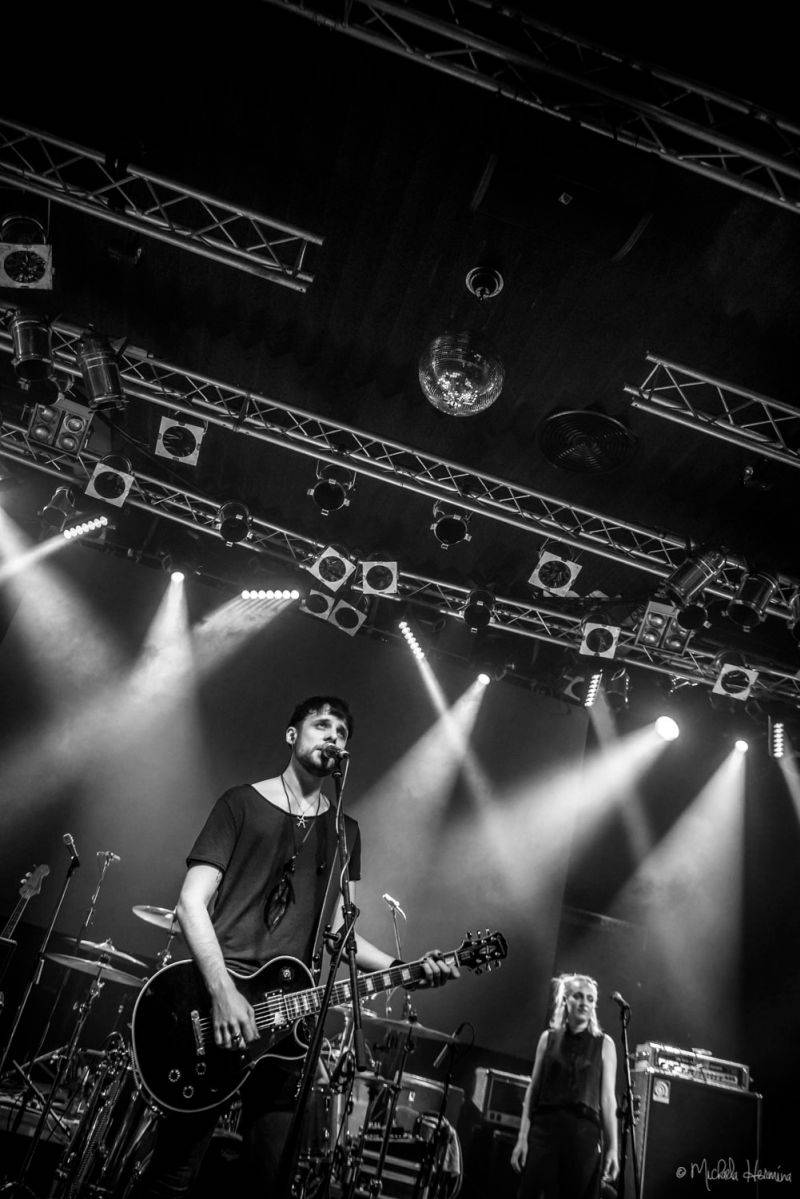 Support Lesbiens a Rituály předvedli v Lucerna Music Baru energickou jízdu