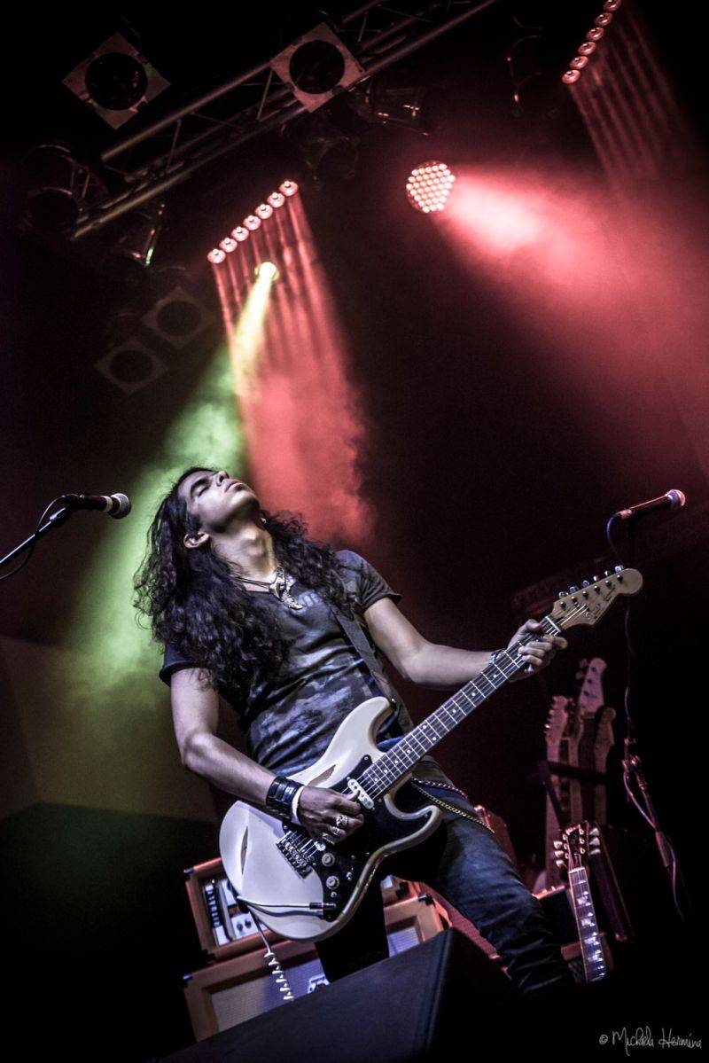 Support Lesbiens a Rituály předvedli v Lucerna Music Baru energickou jízdu