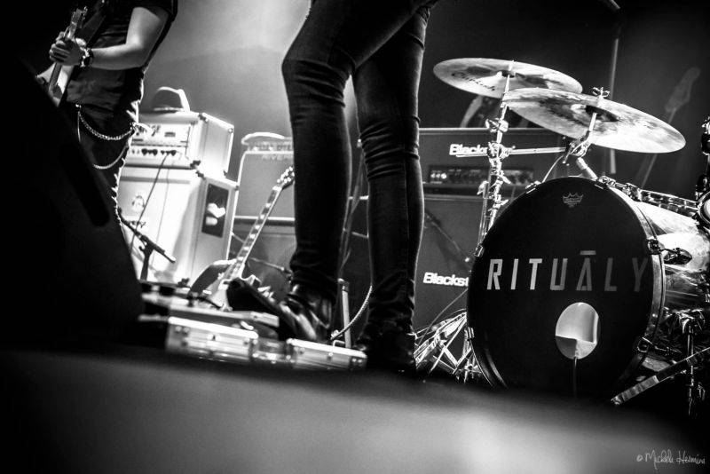 Support Lesbiens a Rituály předvedli v Lucerna Music Baru energickou jízdu