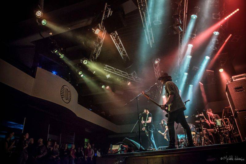 Support Lesbiens a Rituály předvedli v Lucerna Music Baru energickou jízdu