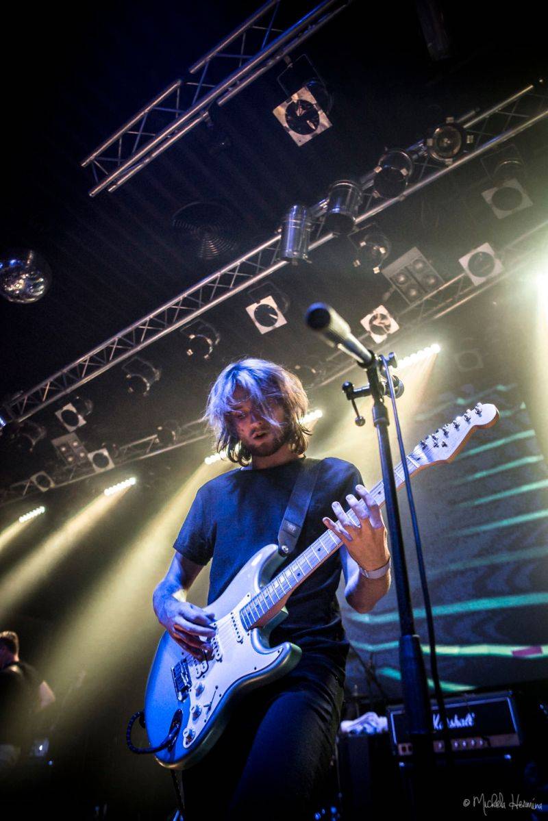 Support Lesbiens a Rituály předvedli v Lucerna Music Baru energickou jízdu