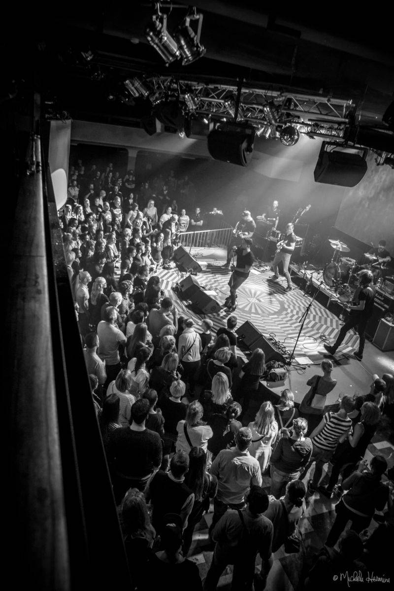 Support Lesbiens a Rituály předvedli v Lucerna Music Baru energickou jízdu