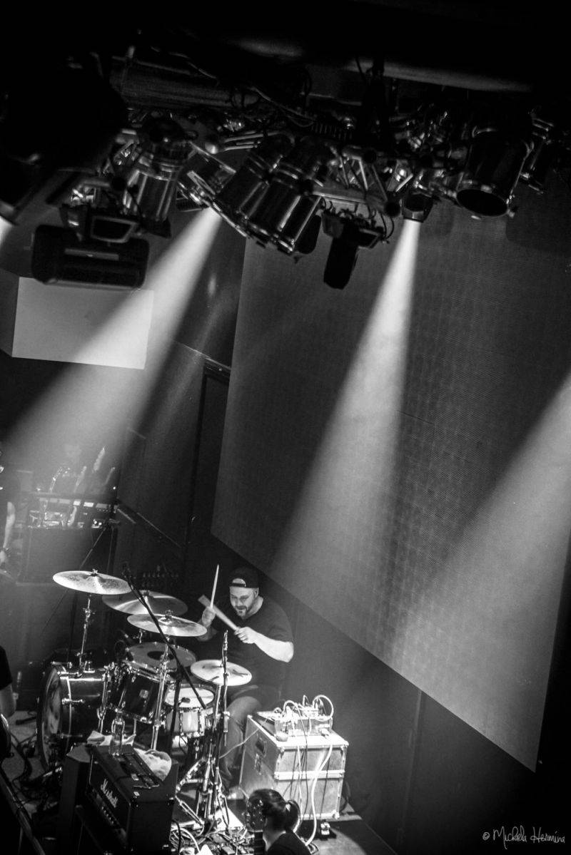 Support Lesbiens a Rituály předvedli v Lucerna Music Baru energickou jízdu