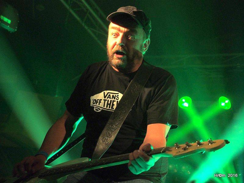 Alkehol a Walda Gang v Pardubicích: Vláďa Šafránek zpíval pro Tondu Rauera