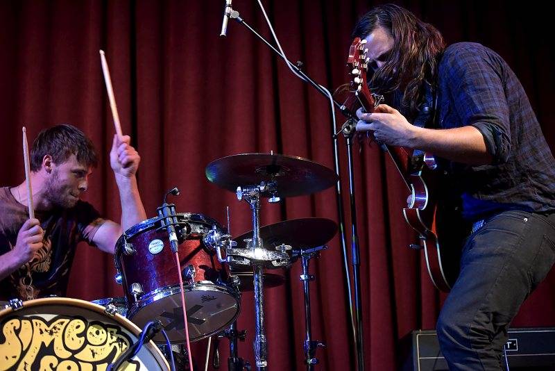 Simeon Soul Charger dovezli hudební představení do pojišťovny