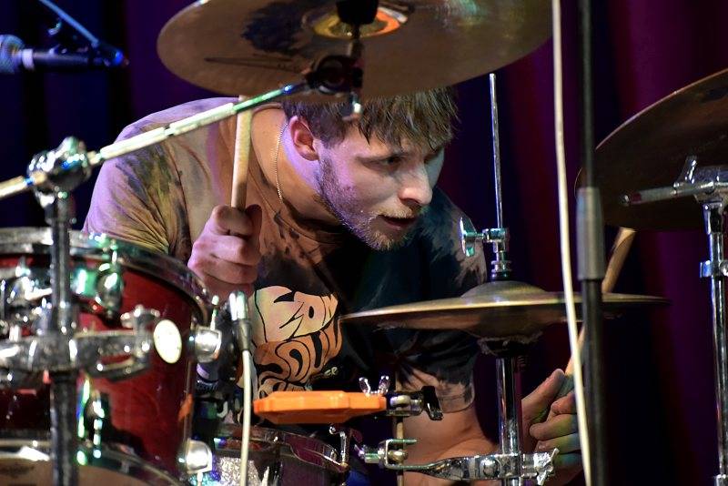 Simeon Soul Charger dovezli hudební představení do pojišťovny