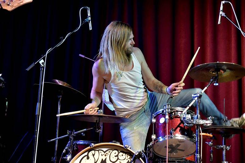 Simeon Soul Charger dovezli hudební představení do pojišťovny