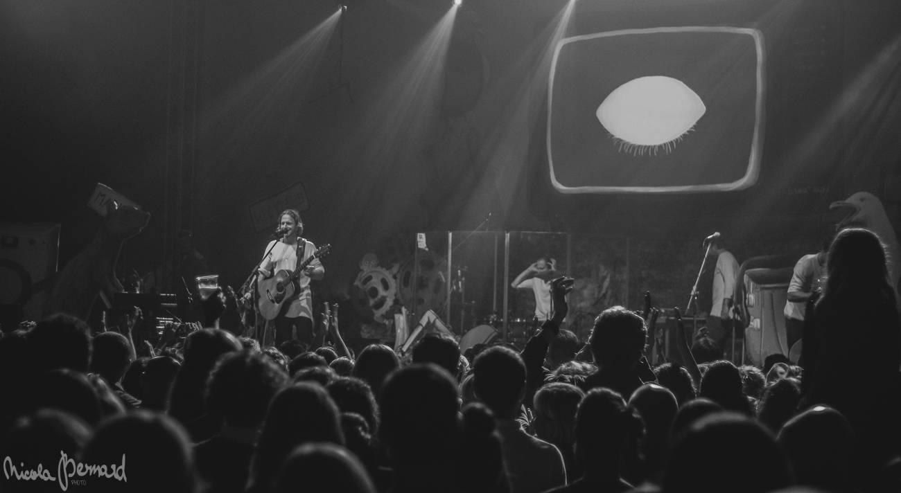 Tomáš Klus v Liberci energicky zpíval, skákal, hovoril po slovensky a vtipkoval