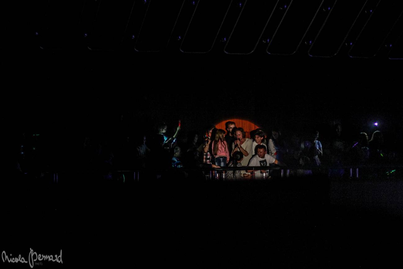 Tomáš Klus v Liberci energicky zpíval, skákal, hovoril po slovensky a vtipkoval