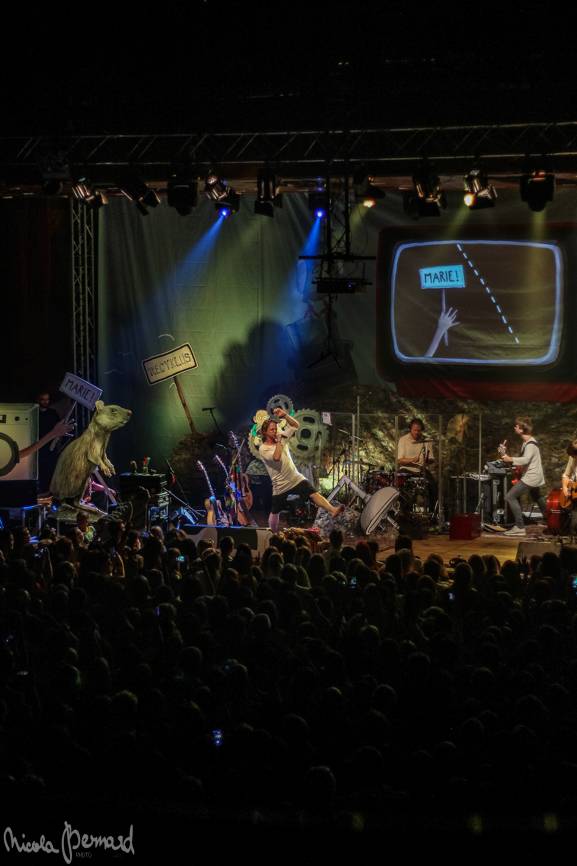 Tomáš Klus v Liberci energicky zpíval, skákal, hovoril po slovensky a vtipkoval