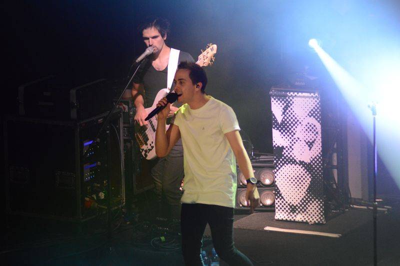 Slza v Praze bojovala s proudem, SaSaZu vyprodala hlavně mladá generace