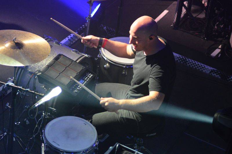 Slza v Praze bojovala s proudem, SaSaZu vyprodala hlavně mladá generace