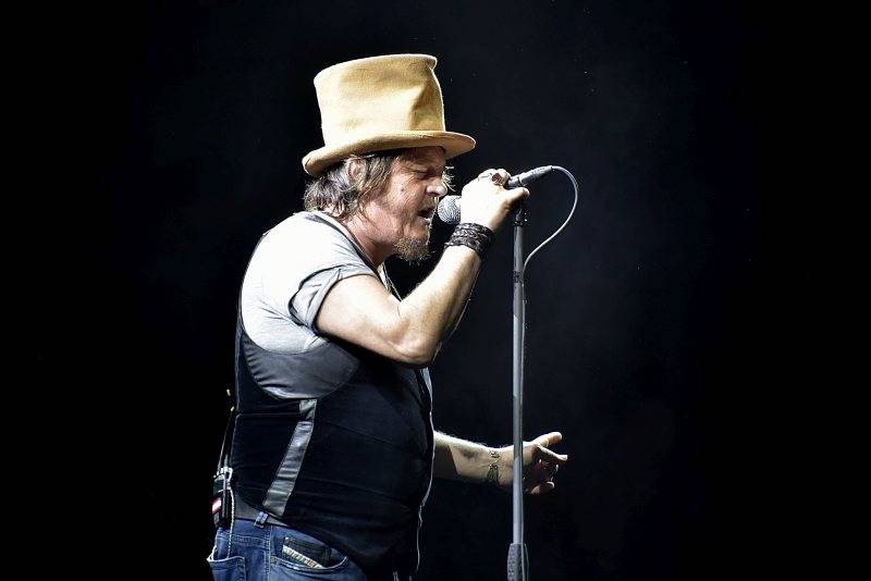 Zucchero po pěti letech v Praze: Italská persona vypustila černou kočku