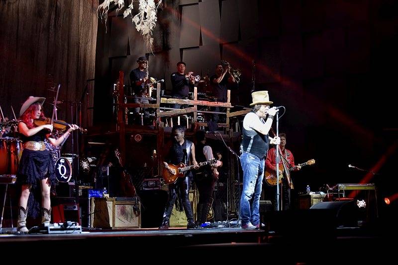 Zucchero po pěti letech v Praze: Italská persona vypustila černou kočku