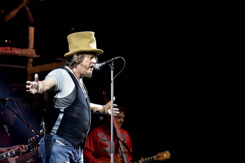 Zucchero po pěti letech v Praze: Italská persona vypustila černou kočku