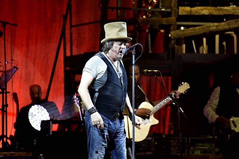 Zucchero po pěti letech v Praze: Italská persona vypustila černou kočku