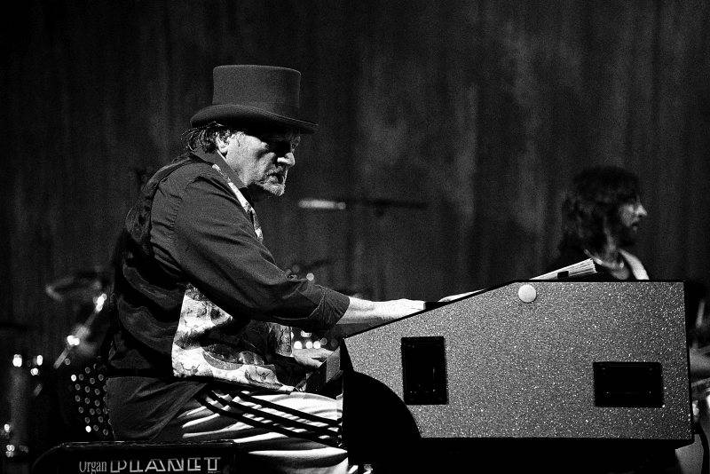 Zucchero po pěti letech v Praze: Italská persona vypustila černou kočku